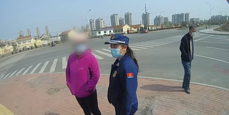 违规用火！烟台一女子引燃绿化带被行政拘留10日
