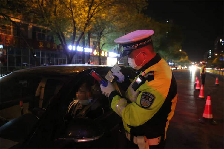 两天时间219名“酒司机”被查，潍坊公安交警重拳出击查严查酒驾