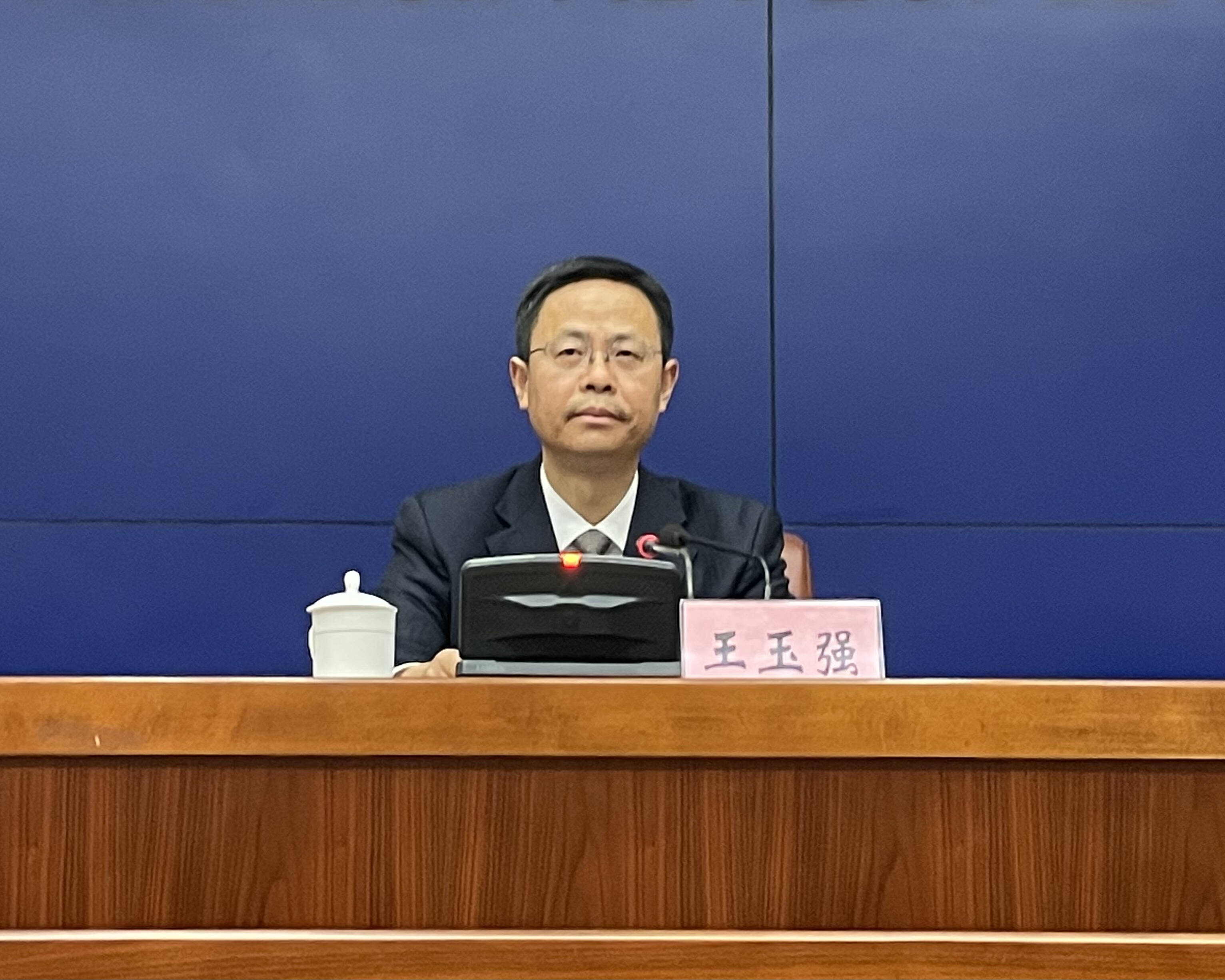 济南市市场监管局党组成员,副局长王玉强介绍,药店作为疫情防控的"哨