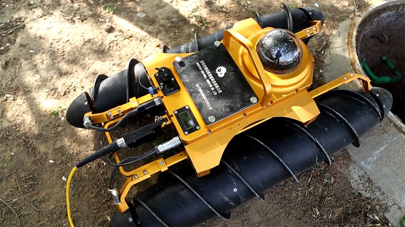 德州：全地形机器人钻入地下排水管网检测，  “黑科技”改变人工下井检测历史