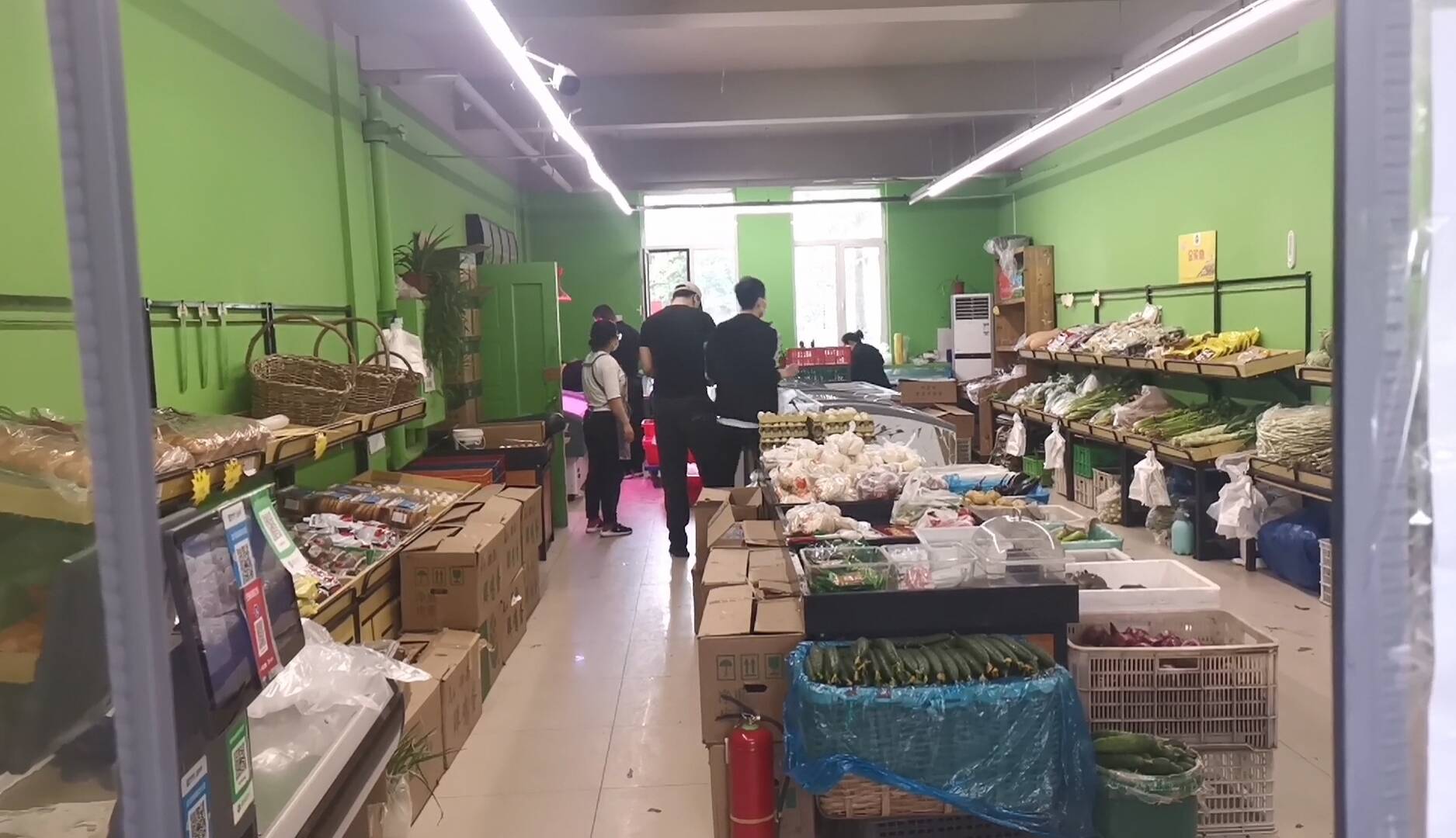 记者探访济南管控社区：领秀城14区物资供应充足 每日还有特价菜