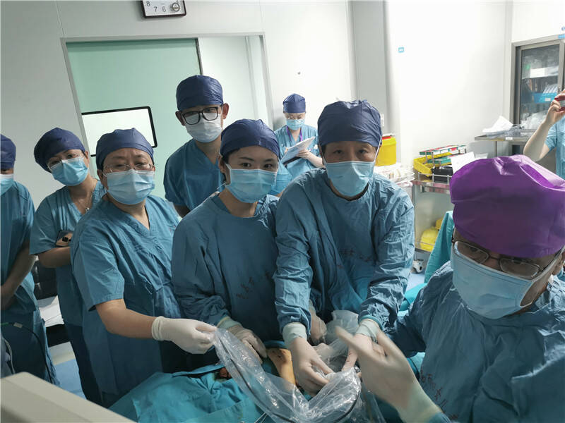 宫内儿科新高度！胶东首例双胎选择性成长受限射频消融治疗术在青岛成功