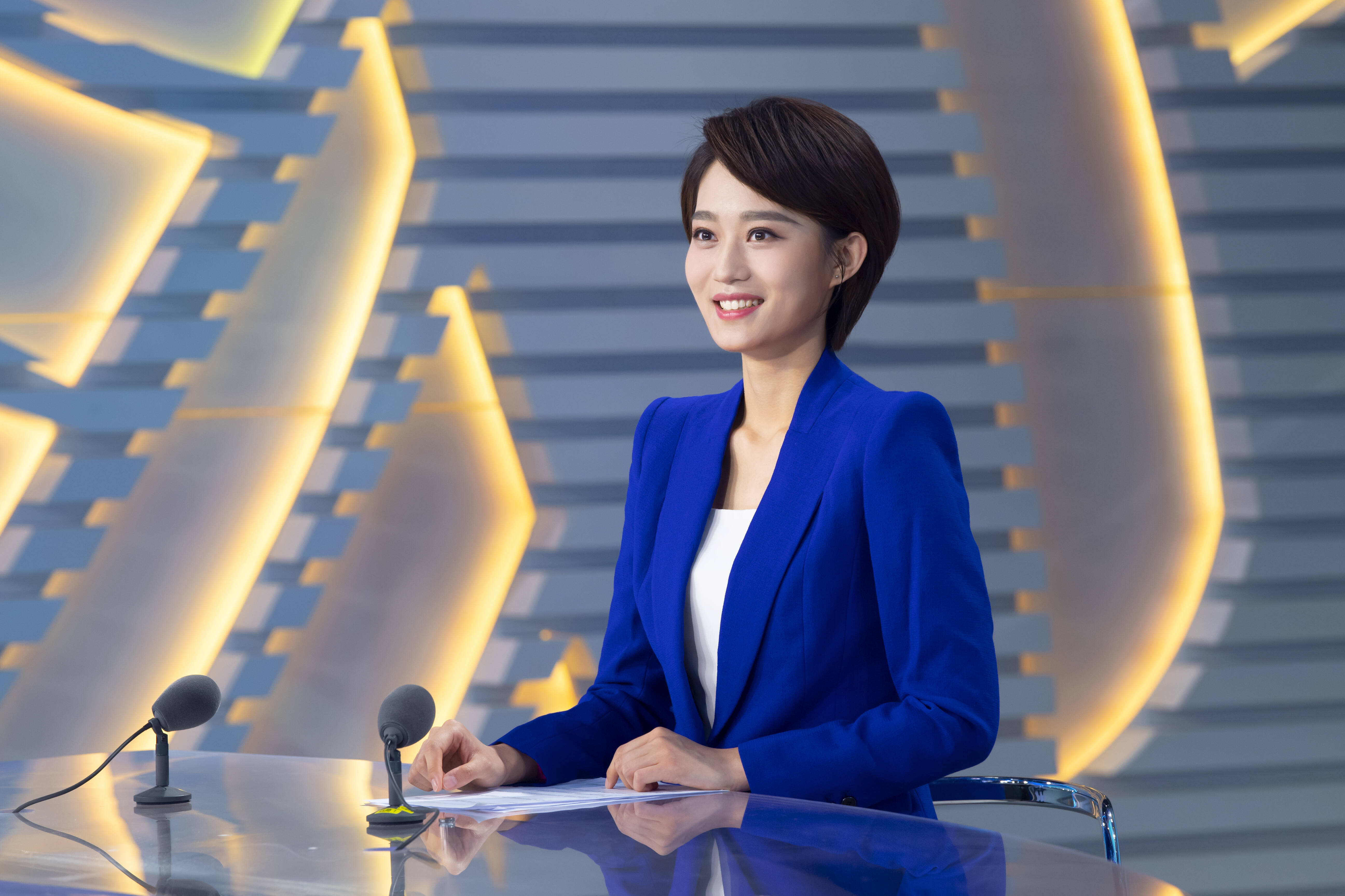 夜读白石屋里飞出沂蒙山小调