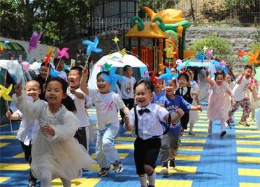 让快乐飞扬！威海市幼儿园开展丰富多彩庆“六一”活动