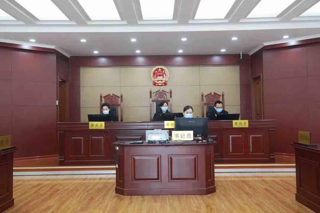 济南市市中区人民法院敲响该院知识产权审判第一锤