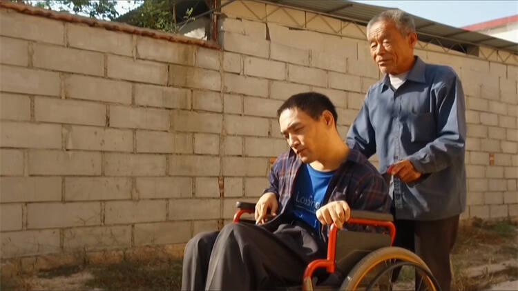 “中国好人”范建法：38年细心呵护脑瘫患儿 用生命诠释如山父爱