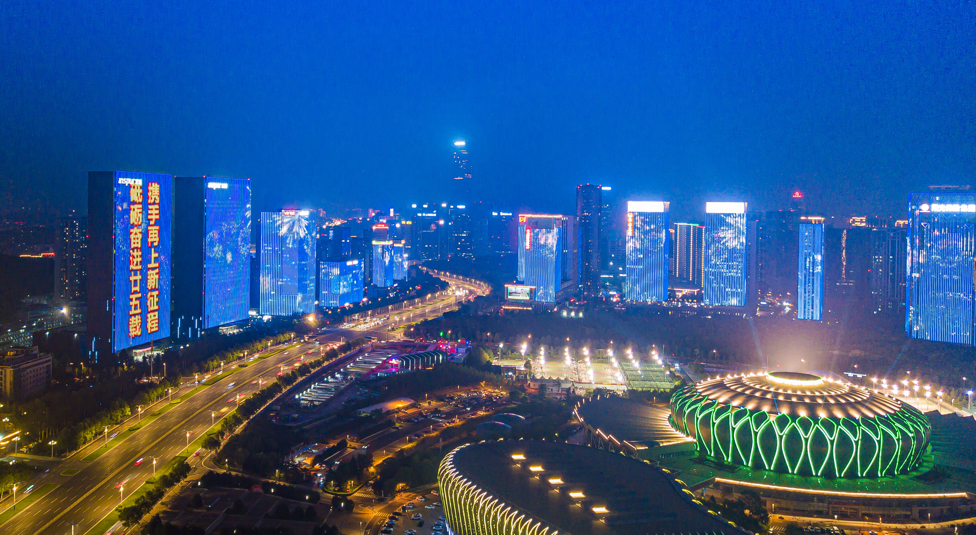 济南大型灯光秀点亮泉城之夜 庆祝香港回归祖国二十五周年