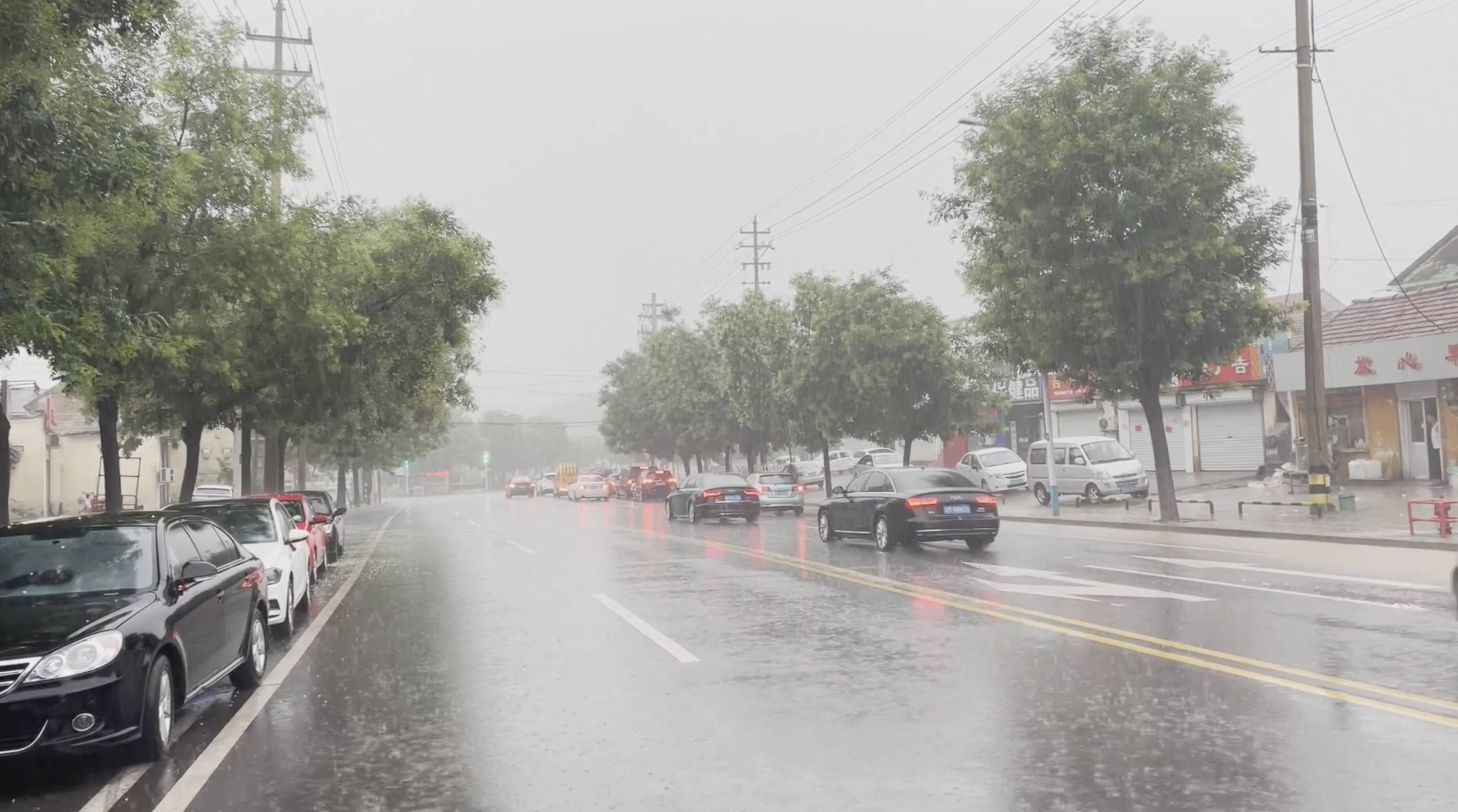 6个站降下大暴雨！山东大部地区出现雷阵雨天气 未来四天仍多雷雨