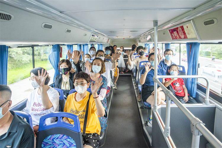 荣成市：开通“观光巴士”直通车，助力文化旅游季