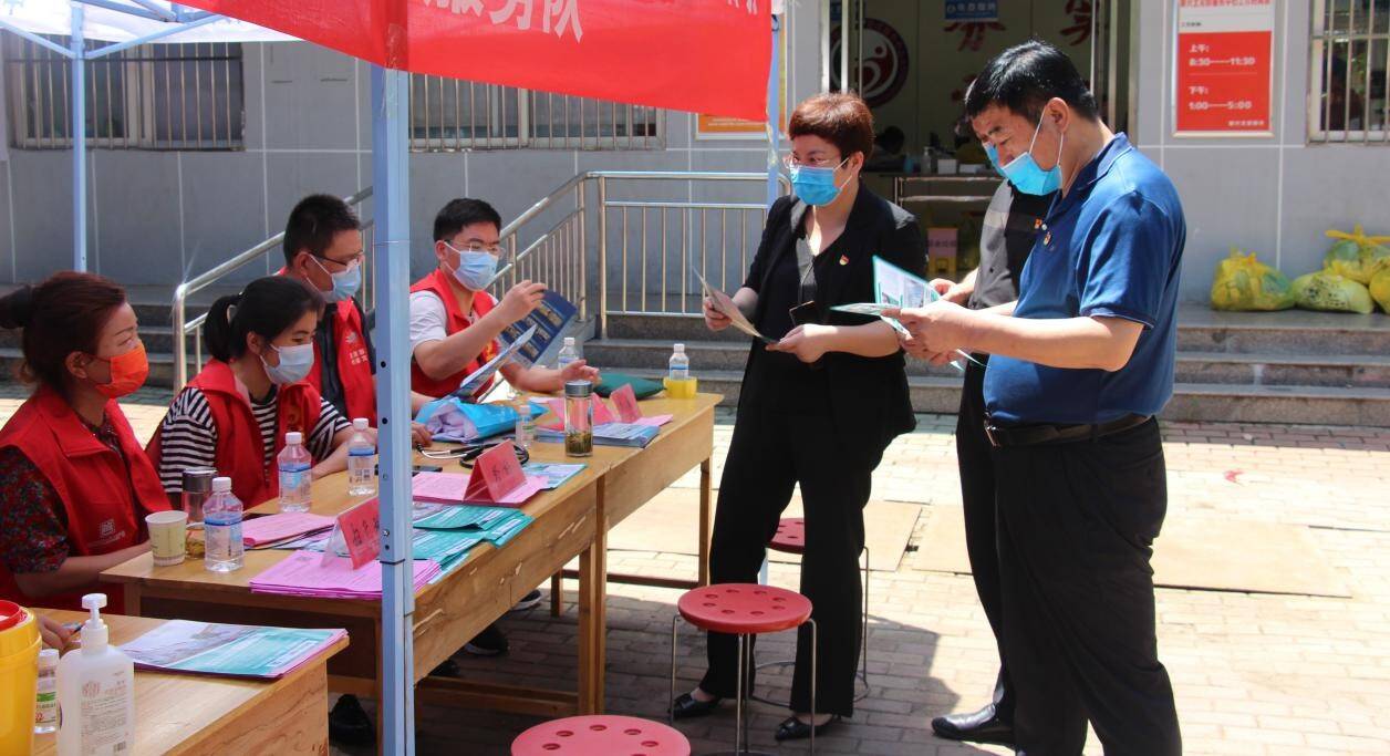 滕州市财贸医院开展《中华人民共和国中医药法》实施五周年宣传活动