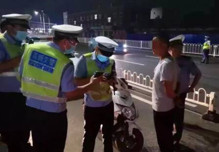 “我骑摩托，你们也查啊！”一男子酒后驾驶无牌摩托车被滨州高新交警查获