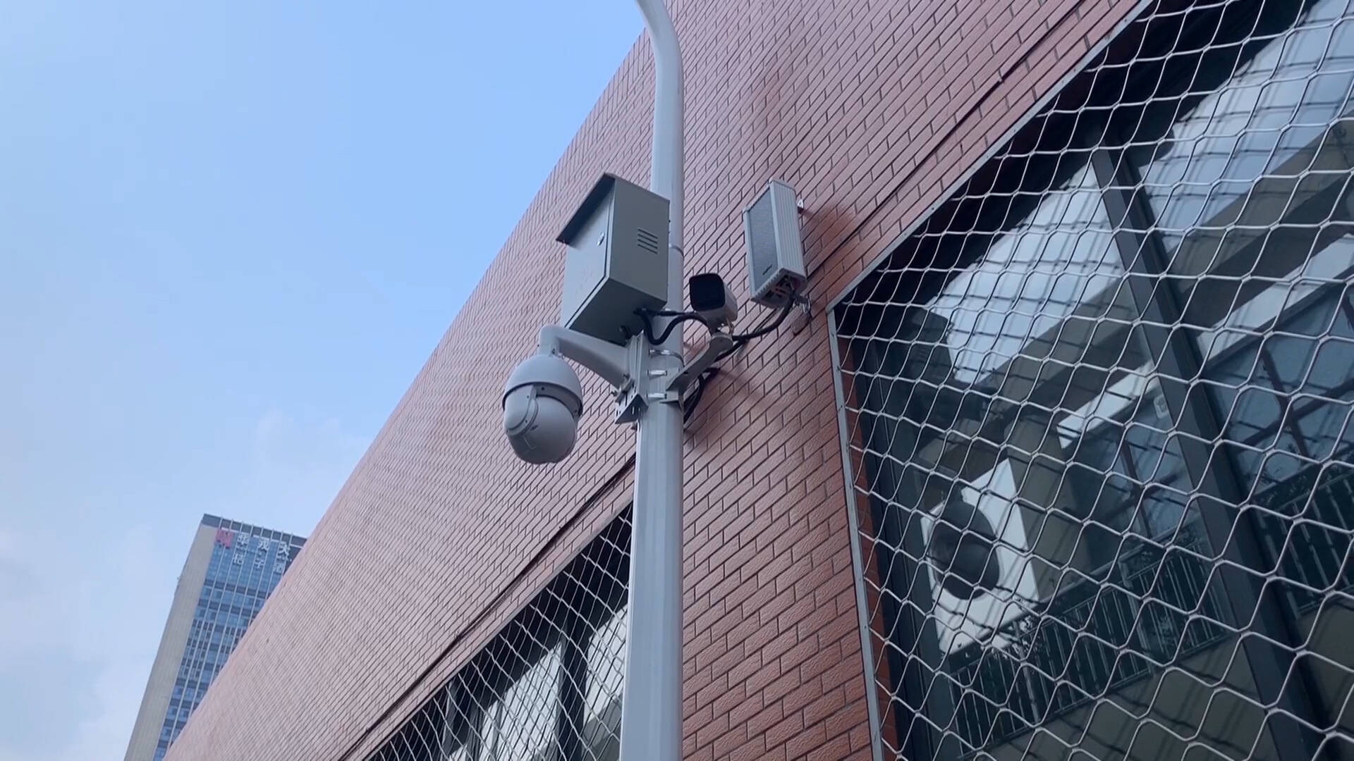 喊话+人脸识别监控！德州中心广场附近实现监控全覆盖，接处警下降20%