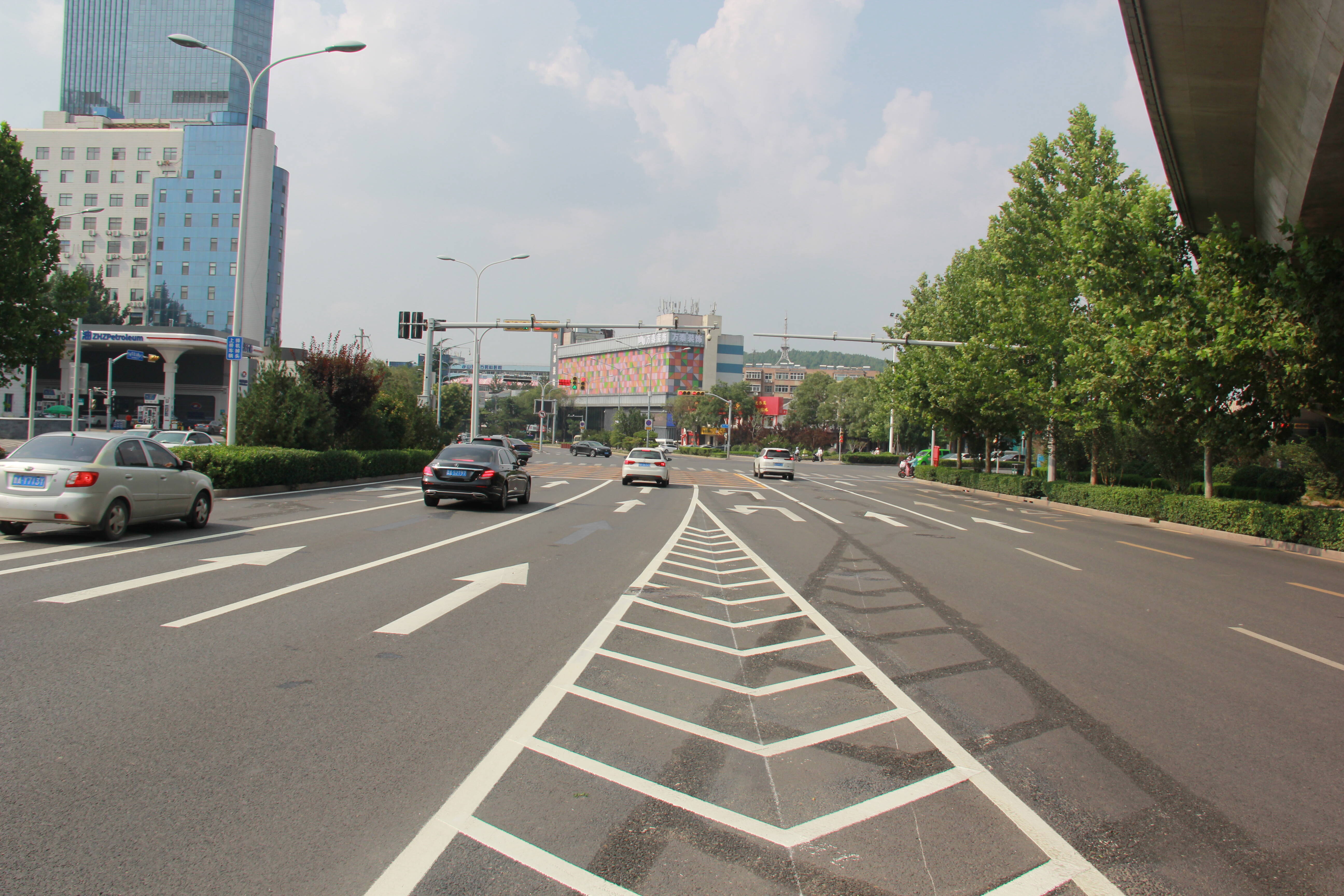 济南英雄山路与玉函路路口周边路段优化改造，将禁止左转