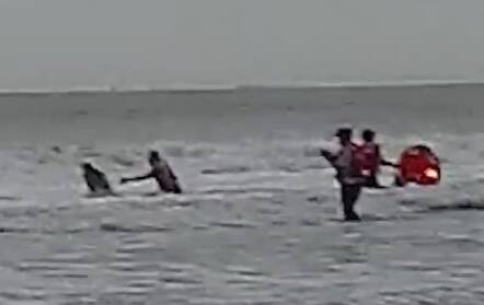 续航30分钟 800米远距离操控！威海海岸警察首次用机器人成功营救坠海男孩