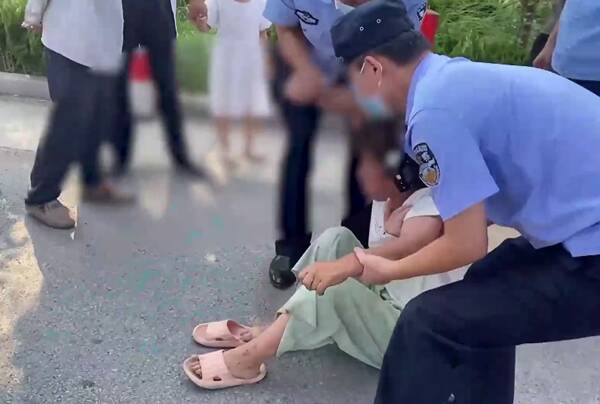 莘县一女子中暑坠车昏倒 警民合力救助护平安