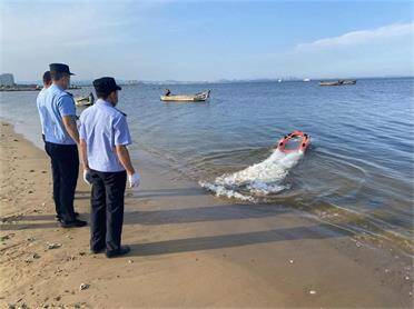 威海：水上救援机器人助力海岸警察科学施救