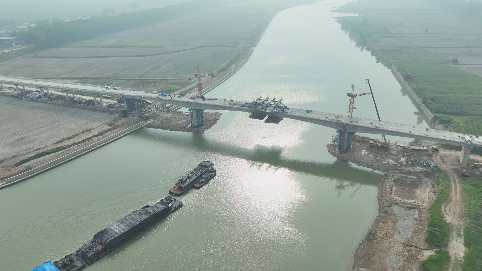 京杭运河枣庄段航道升级 “黄金水道”通航能力提升一倍