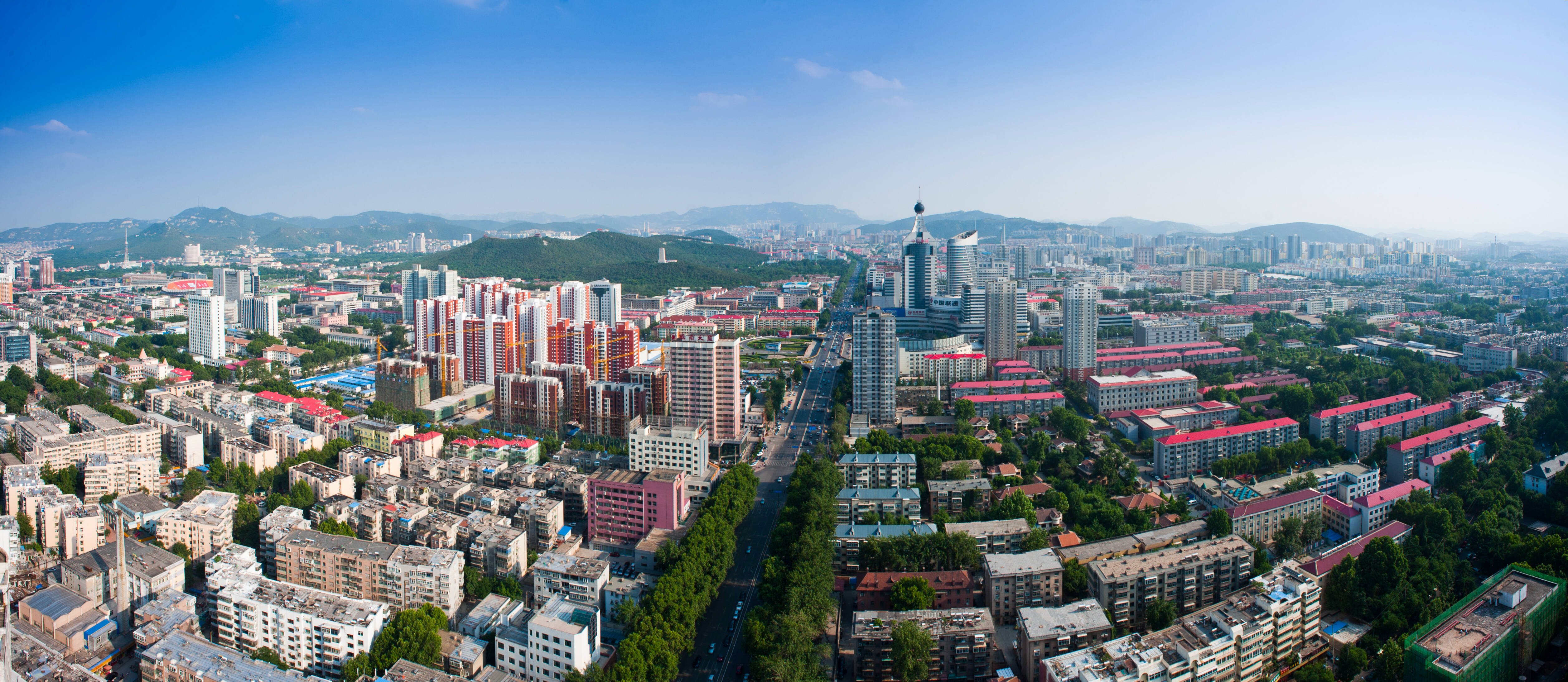 济南市中区连续3年实现GDP过千亿、财政收入过百亿