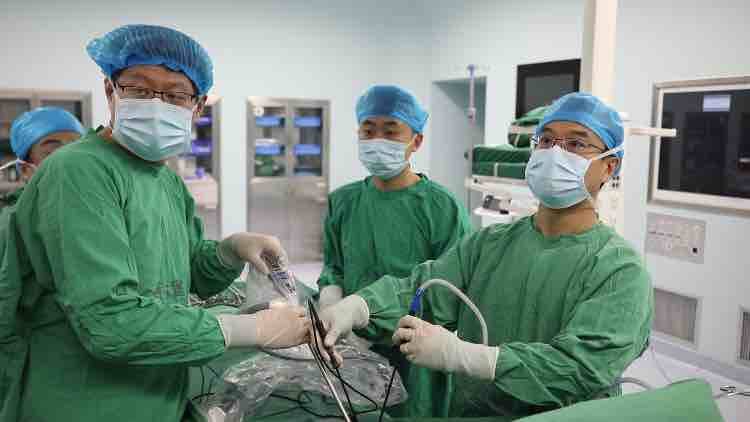 威海市中心医院成功开展首例胸腔镜下肋骨骨折手术