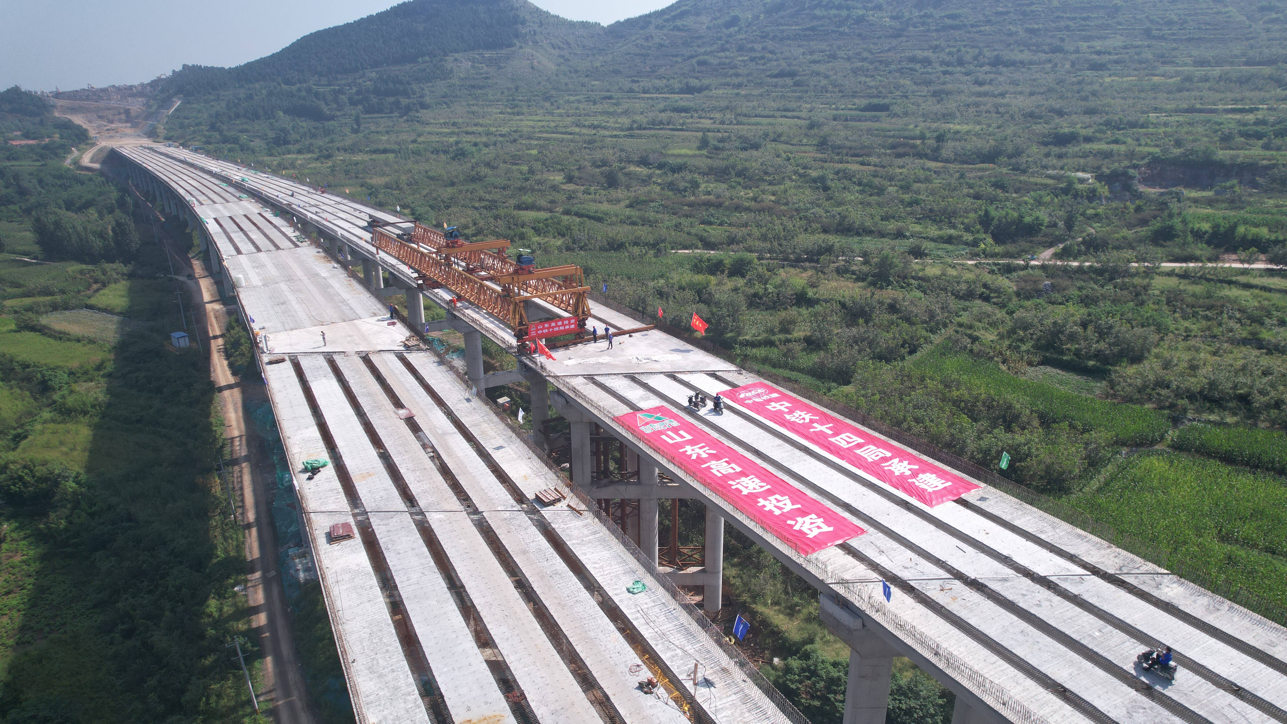 济南至潍坊高速公路乾河特大桥全部贯通 将成省会经济圈与胶东经济圈互联互通的第三条大通道