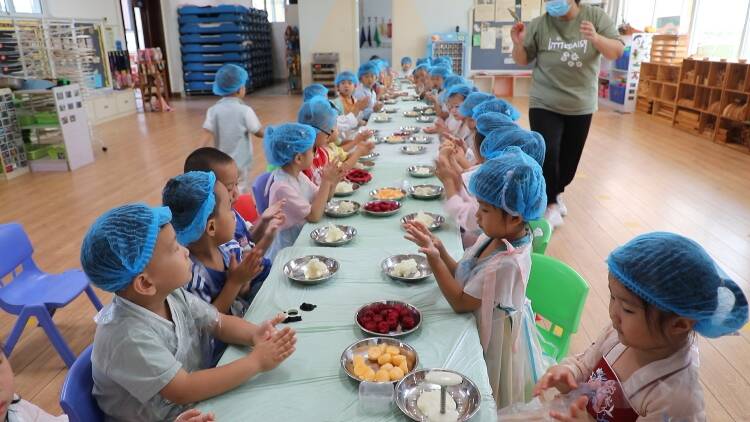 东营市东营区：双节同庆 体验“月饼味的教师节”
