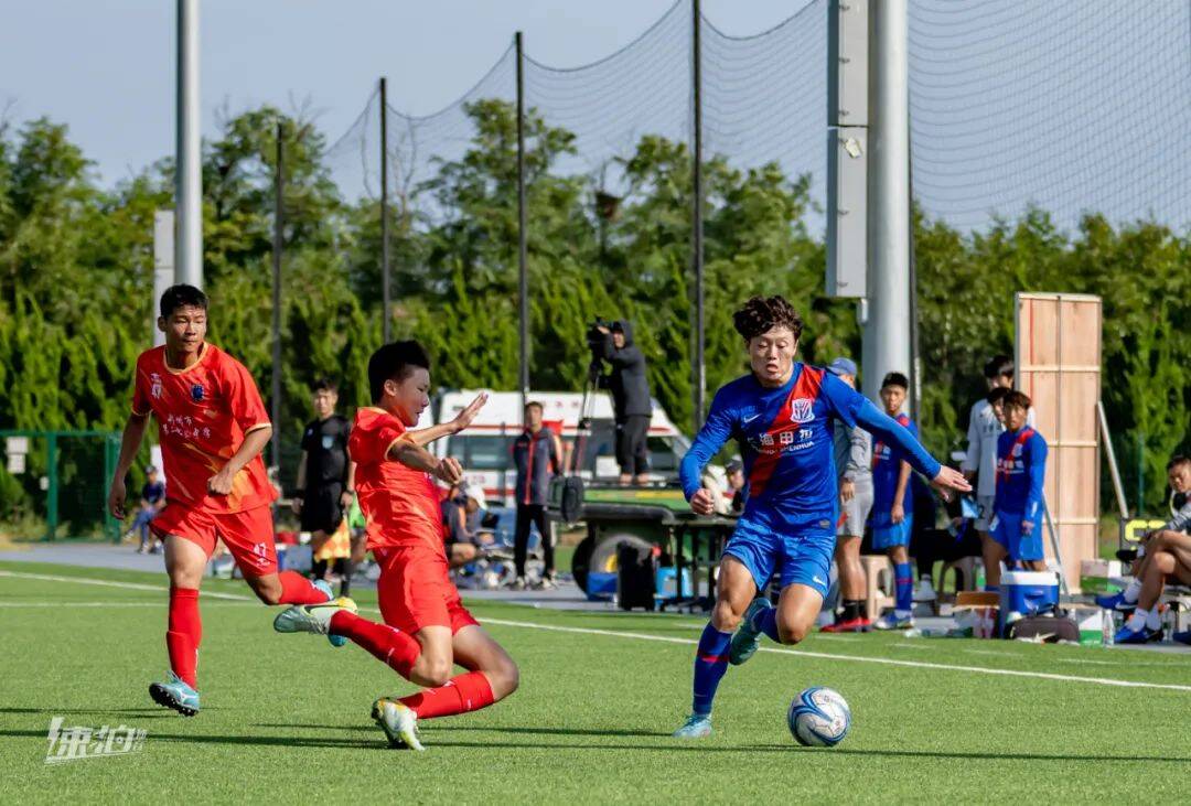 在日照国家海滨森林公园进行的1~8名排位赛中,上海申花足球俱乐部u17a