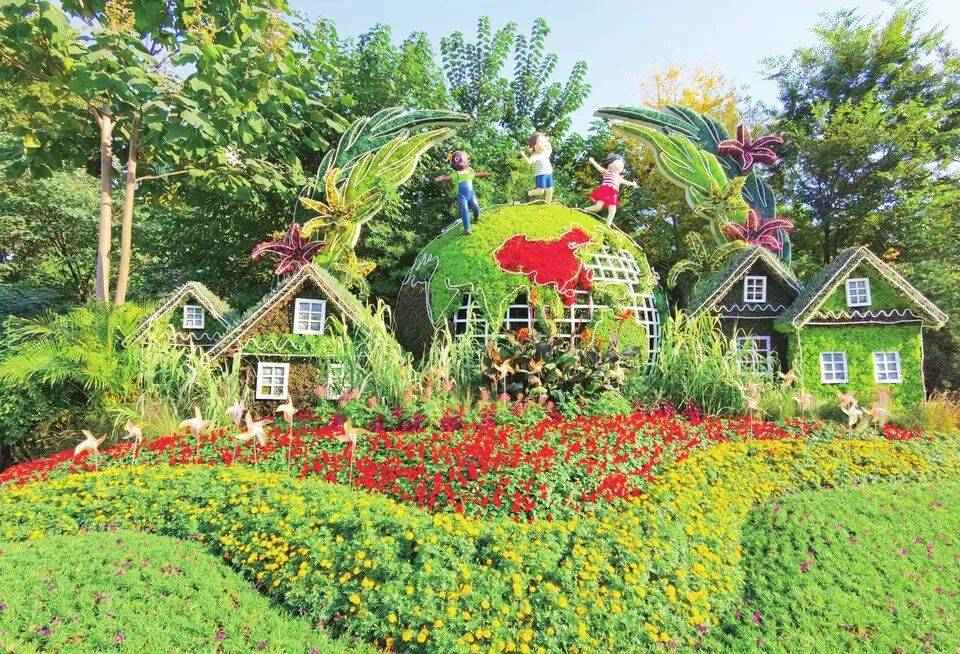 5819万盆鲜花5组立体花卉造型济南市中盛装迎国庆