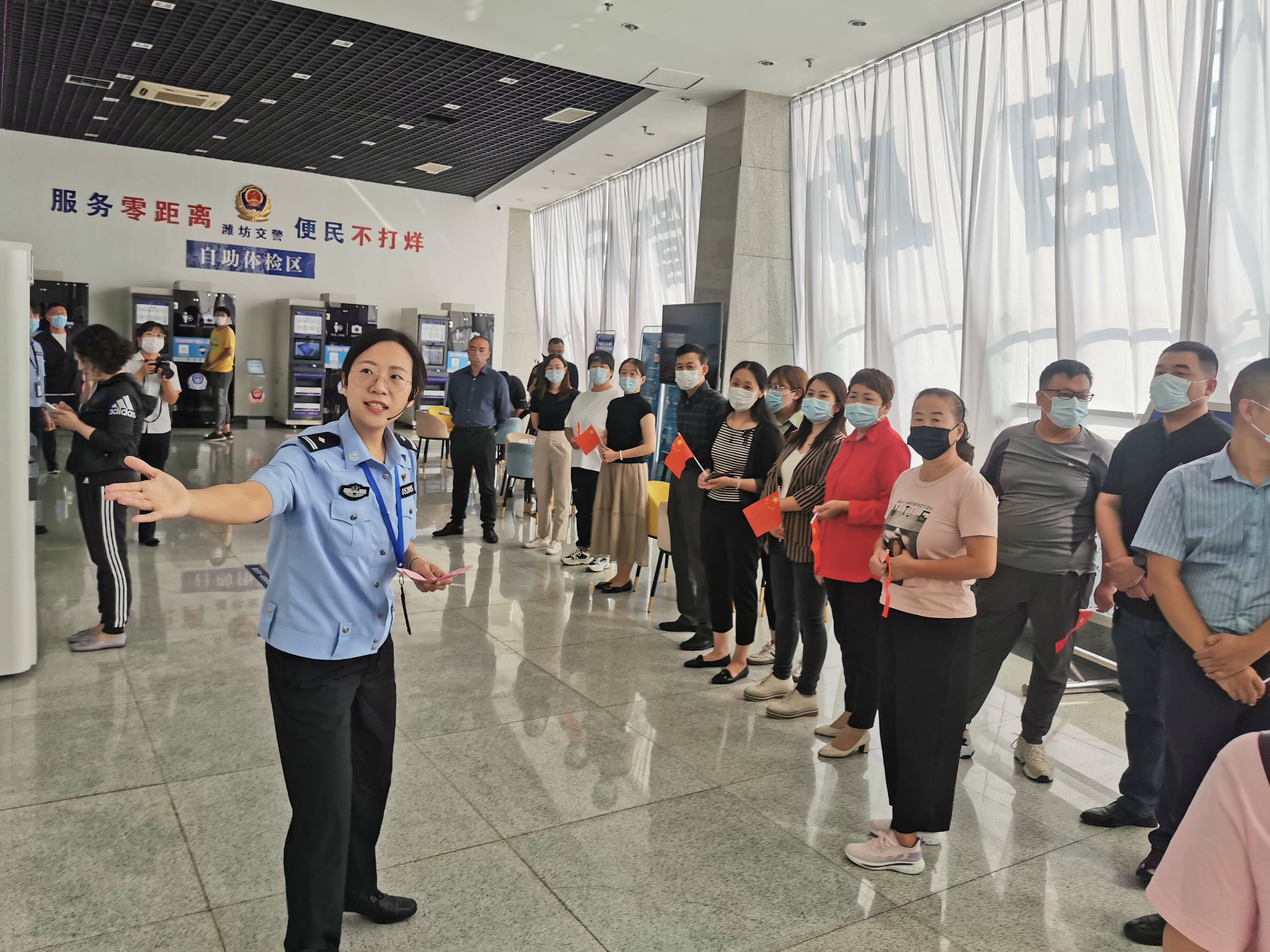 潍坊：“警营开放日” 让市民零距离体验别样“警”彩