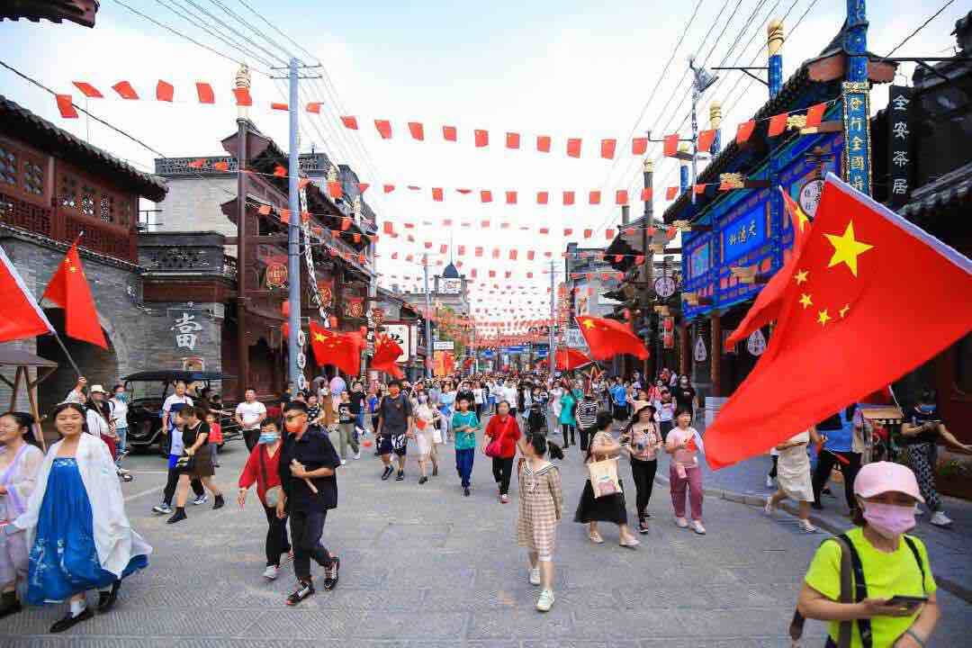 雨消云散 济南文化旅游市场迎来国庆假期第一个小高峰