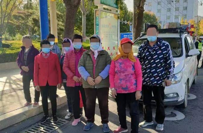 安全不能“擠一擠”！核載7人實載8人 濱州濱城一車輛超載被查獲