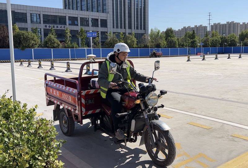 山東推廣摩托車駕駛證“電子考” 濟南市歷下區擬實現“一個考場、兩車同考”