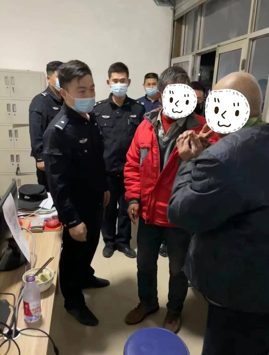 鄒平公安深夜救助迷失老人 溫暖就在你我身邊