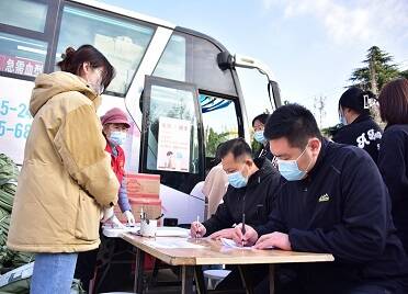 山东省莱阳卫生学校组织师生参加献血献爱心活动