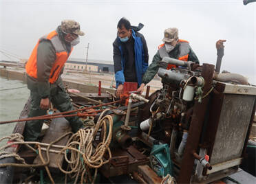 潍坊：深入码头开展船舶防寒潮工作 积极应对寒潮来袭