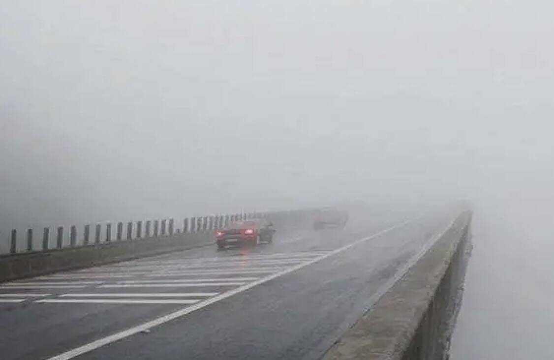 大雾逐渐散去 济南境内路段高速收费站恢复正常通行