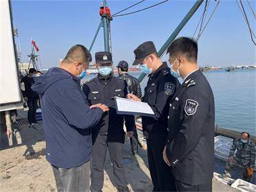 荣成石岛：加强冬季渔船管控 维护辖区治安