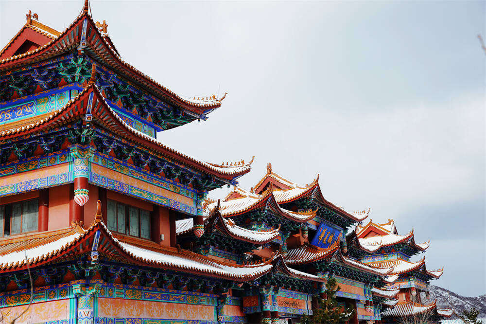 踏雪山海间雪后的威海华夏城一个字美