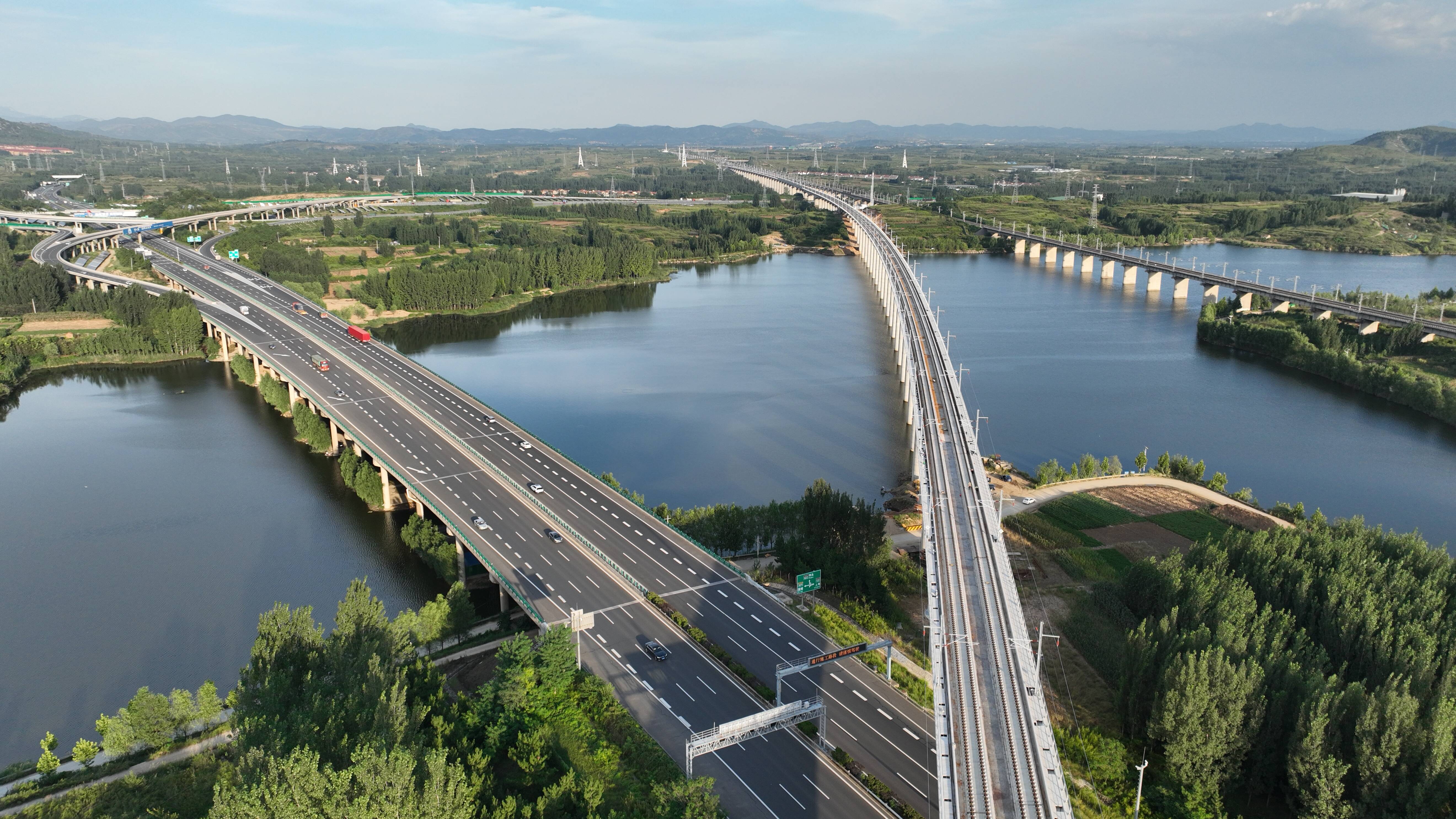好消息！济南至莱芜高速铁路正式开通运营