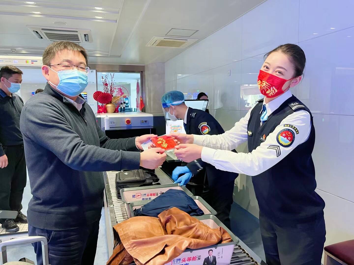 “清泉”相伴 暖心春运 济南机场推出七类28项服务举措温暖春运旅途