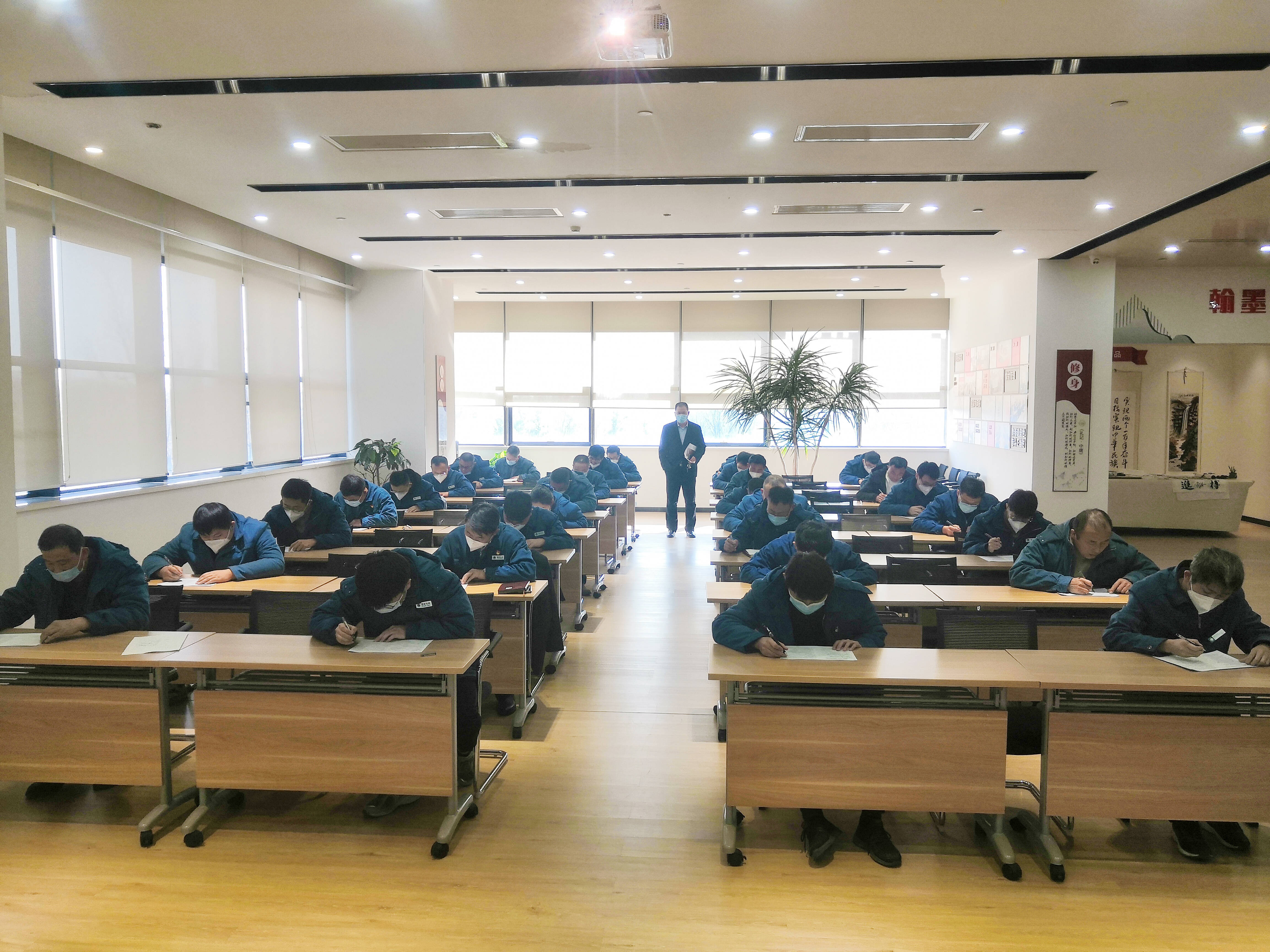 枣庄薛城供电中心开展冬季培训“第一课”
