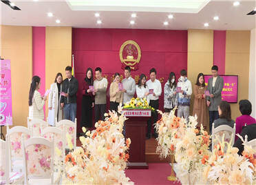 高峰登记不扎堆 潍坊市潍城区特殊节日结婚登记现场秩序井然