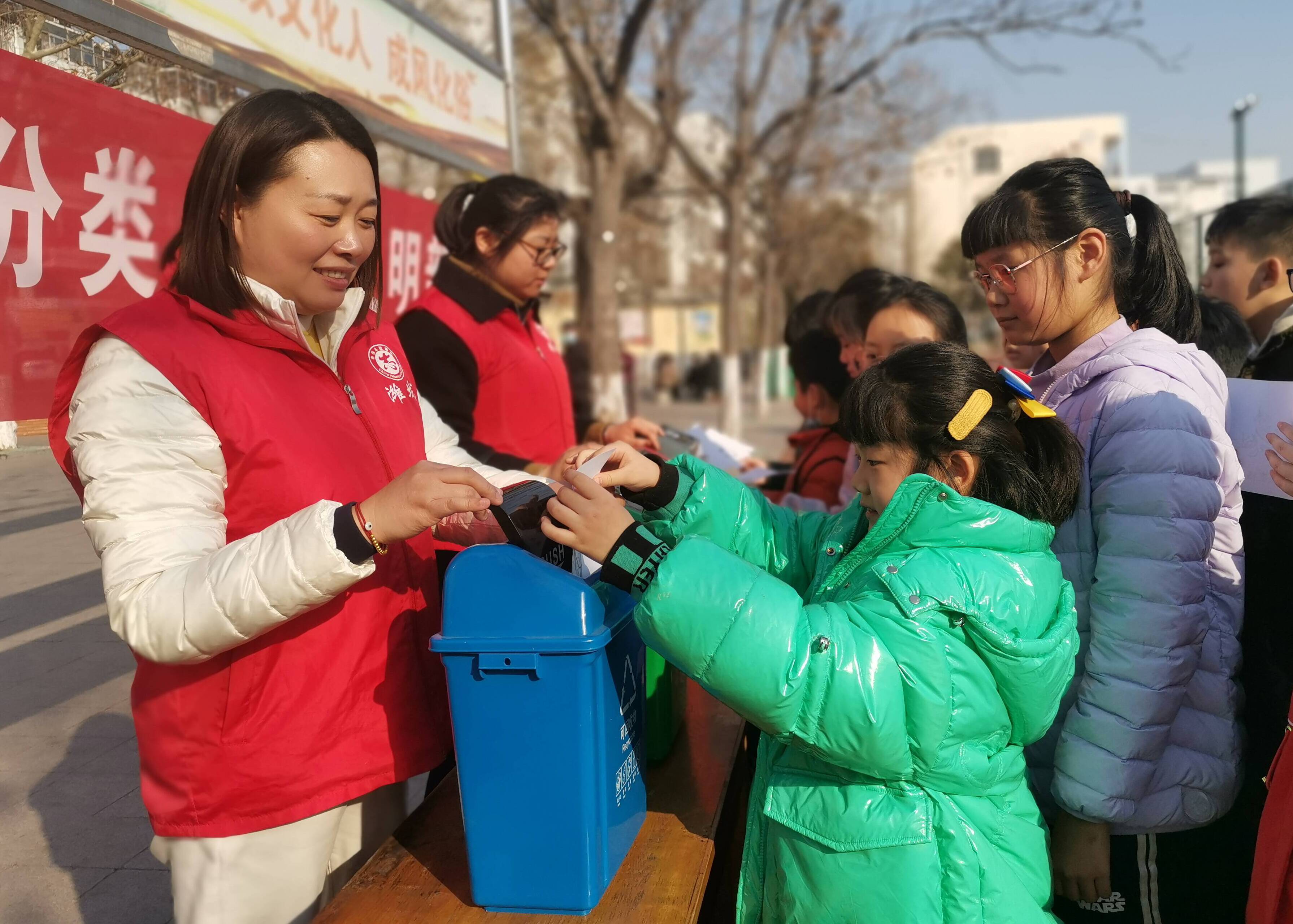 潍坊增福堂社区开展“垃圾分类”主题宣传活动 倡导绿色环保理念