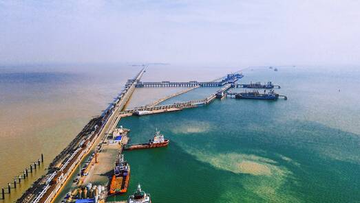 东营港10万吨级码头建设正酣