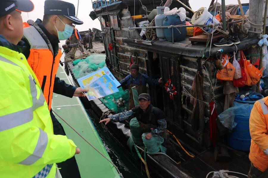 青岛海警局开展国际海底光缆专项执法行动