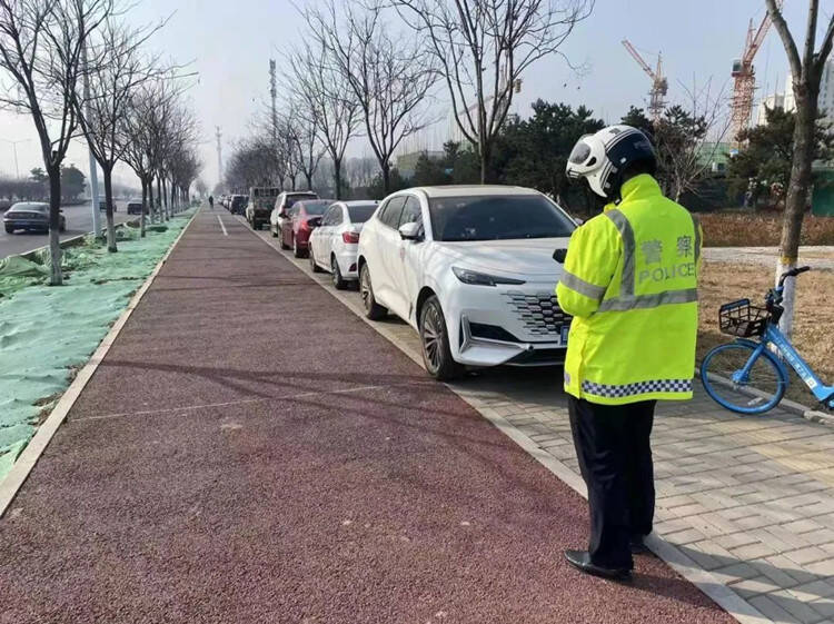 “各行其道 规范停车”潍坊中心城区开展为期一个月交通秩序专项整治