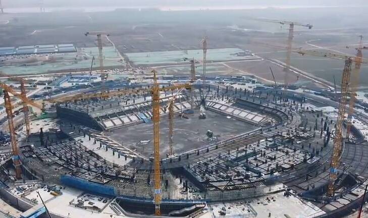 黄河体育中心足球场“长”出地面，进入地上主体施工阶段