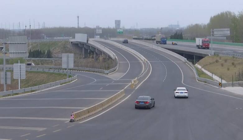 潍坊：清明节高速公路免费通行时间有变化 建议提前规划路线、错峰出行