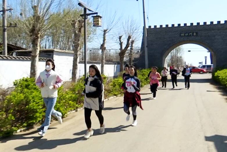 迎着春风奔跑！潍坊市坊子区200余位选手同享运动欢乐