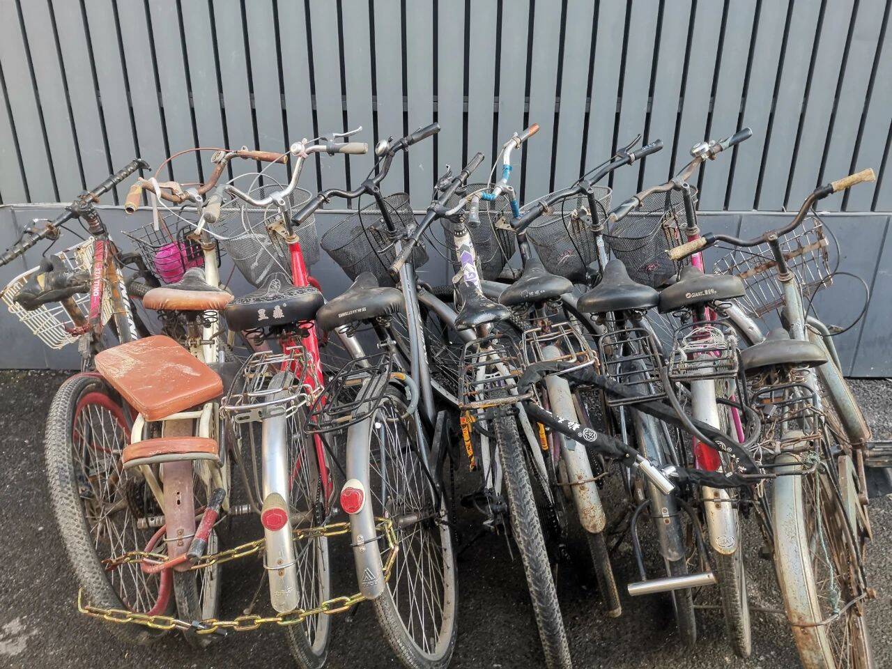 偷了九辆自行车的嫌疑人：这些车不算是我偷的，是他们自己没有上锁……