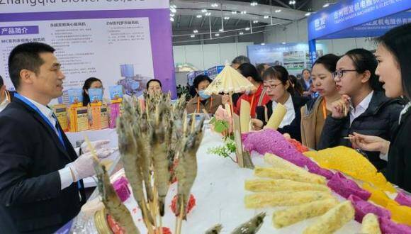 滨州水产产品博览会上受追捧